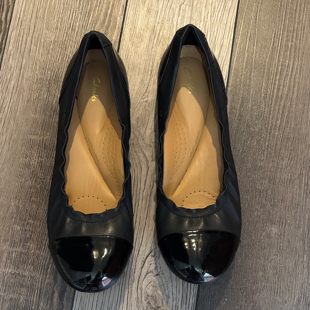 Clarks Two Tone Black Flats